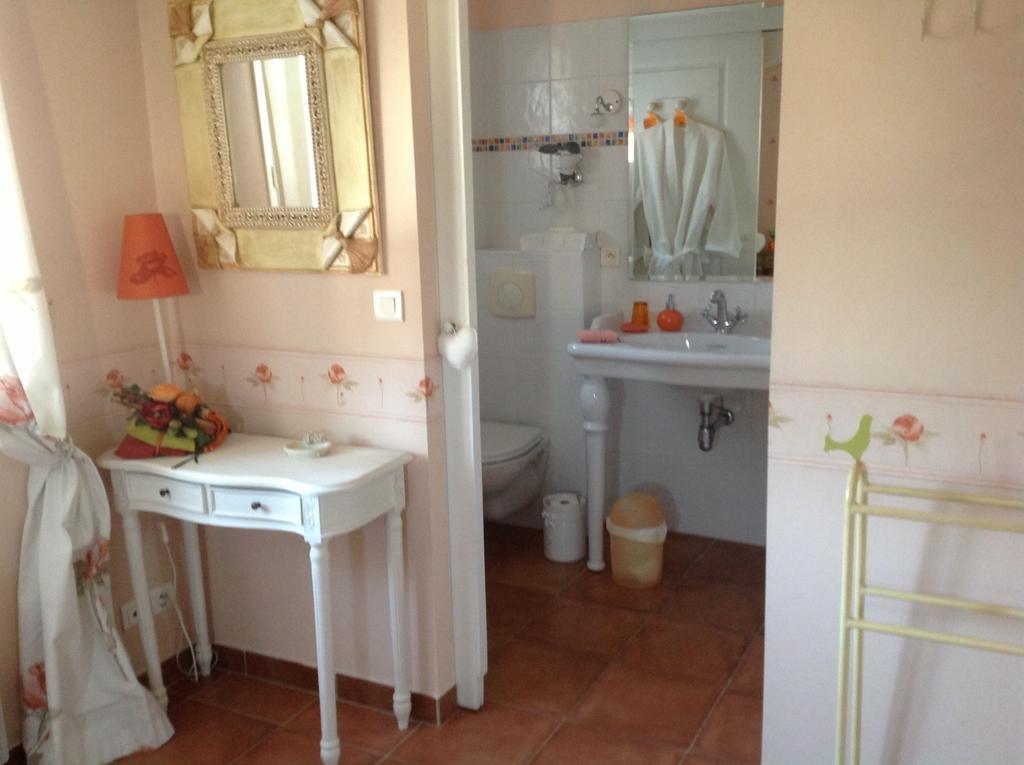 La Villa Rosalie Ventabren Zimmer foto